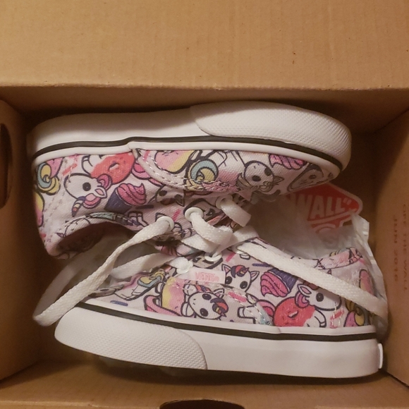 Vans - Picture 2 of 3